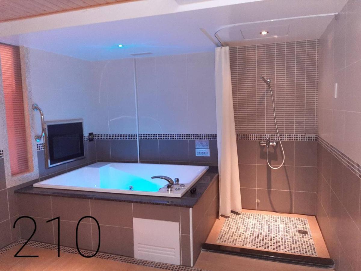 Chateau Motel & Spa Daliao Zewnętrze zdjęcie